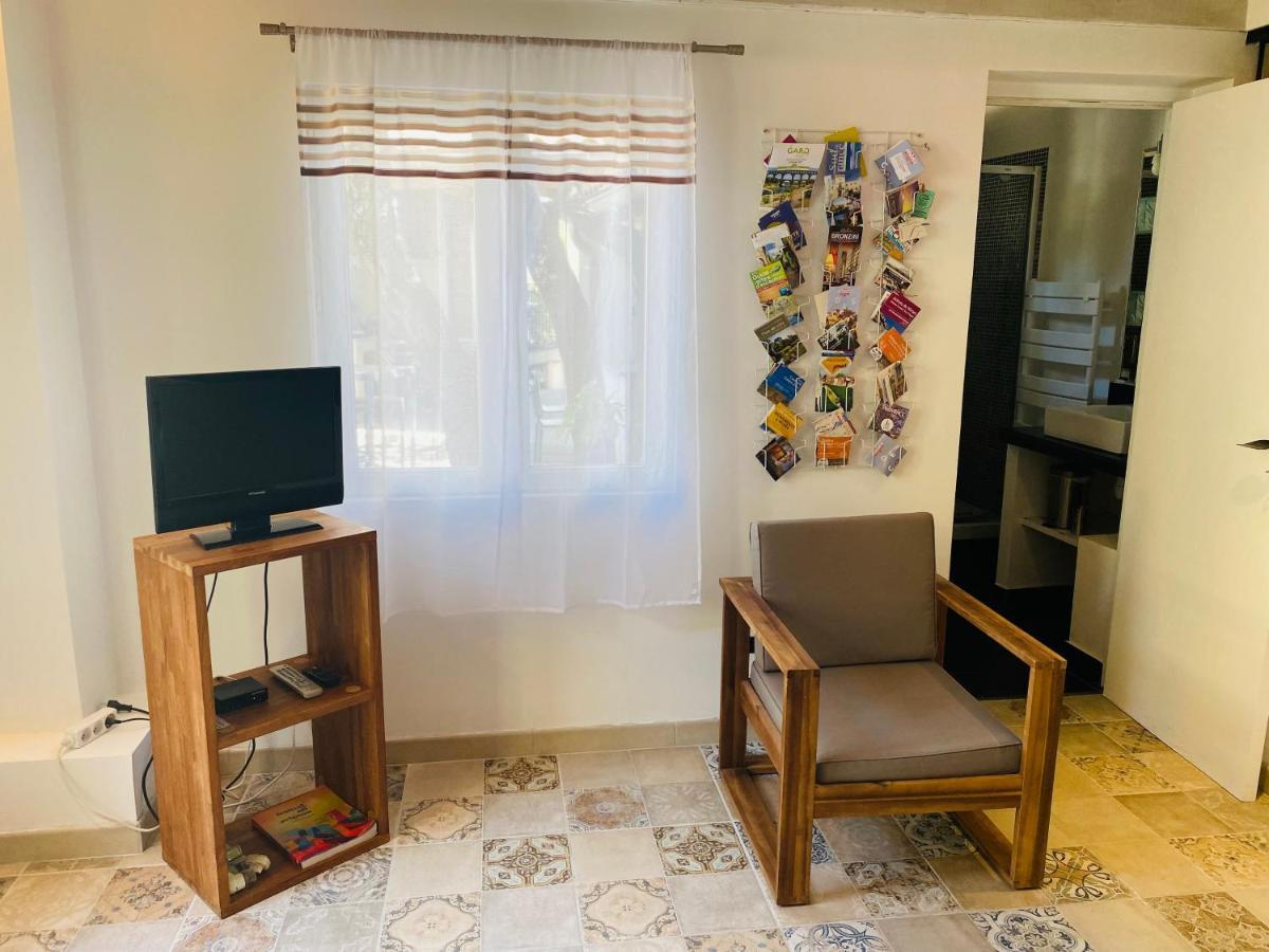 Studio Tudo Bem Villeneuve-lès-Avignon Екстериор снимка